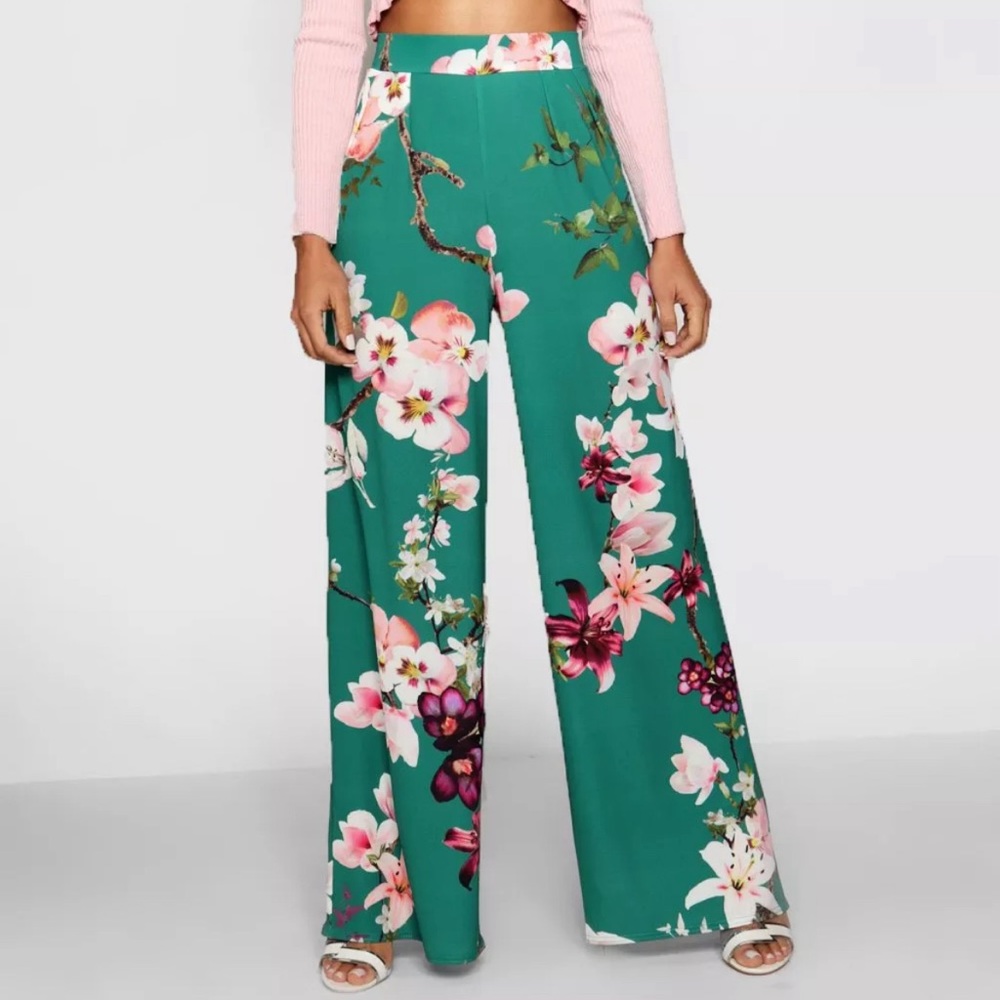 Boohoo High Waist Floral Wide Leg Pants Size 4